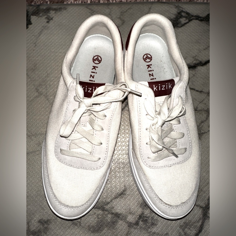 Kizik White Sneakers slip on sneakers wide width shoes M 8 wide W 9.5 wide